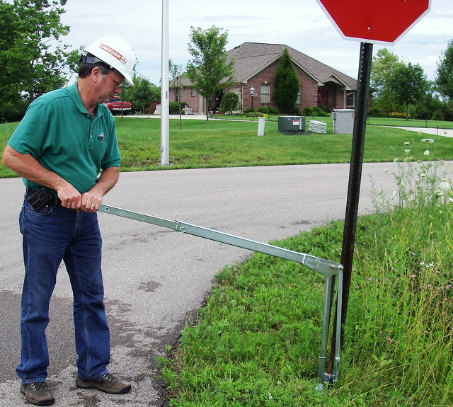 JackJaw® Sign Post Puller 109696 TAPCO Traffic & Parking Control Co., Inc.